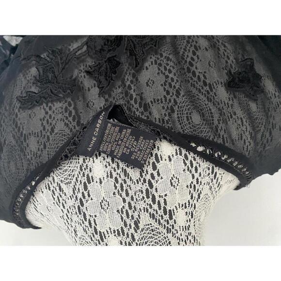 Vintage Anne Carson 100% silk floral embroidered black top size small - Picture 6 of 6